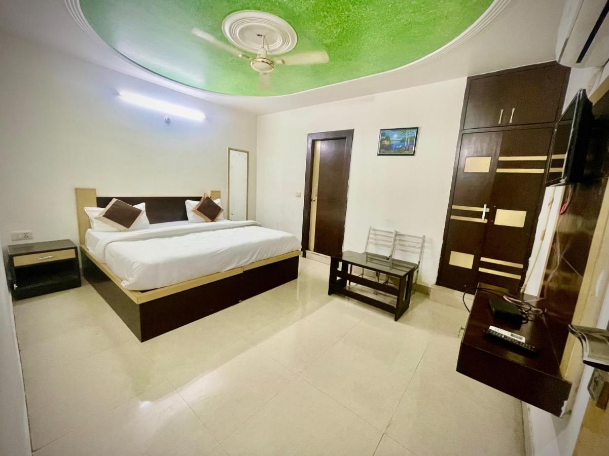 Blue Rose International, Family Hotel Agra  Exterior photo